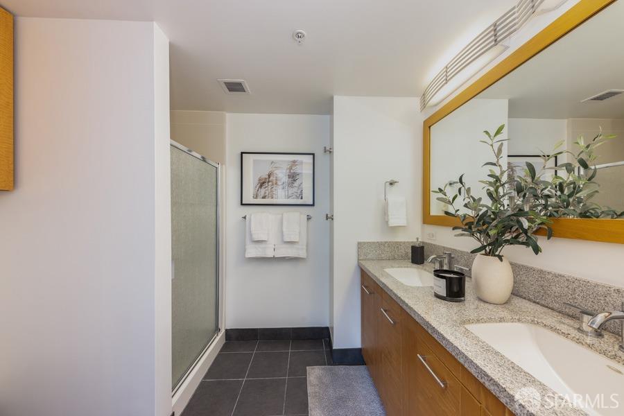 170 King Street # 814