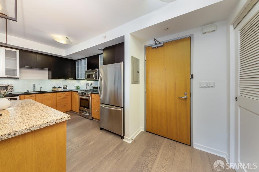 170 King Street # 814