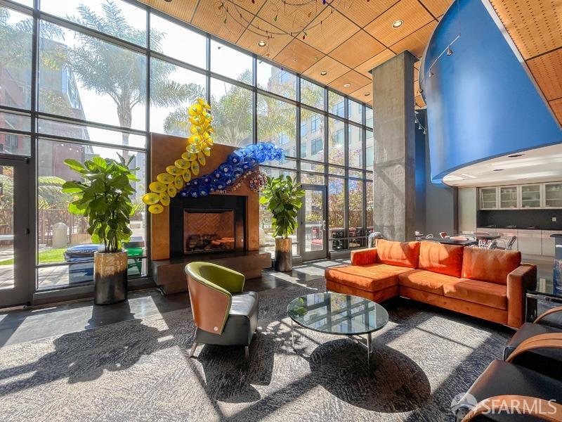 170 King Street # 814