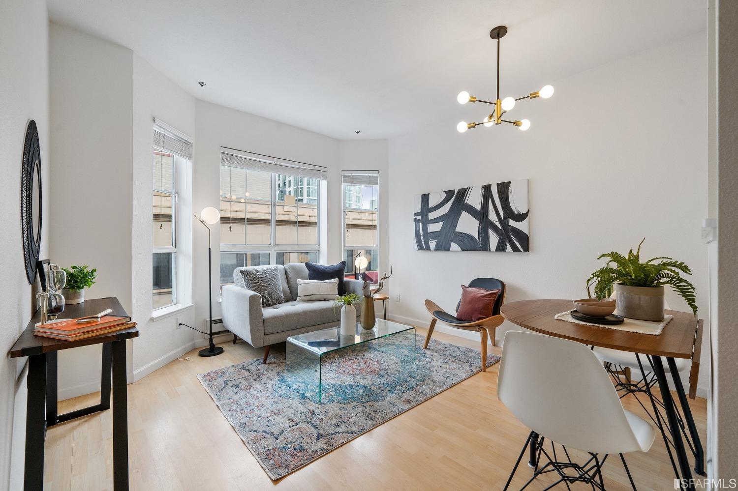 180 7th Street Unit: 208