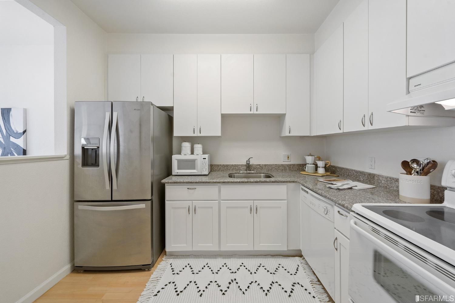 180 7th Street Unit: 208