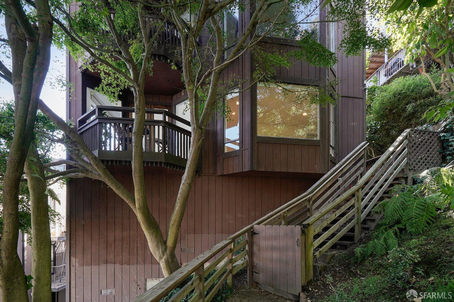 1451 Montgomery Street # 4