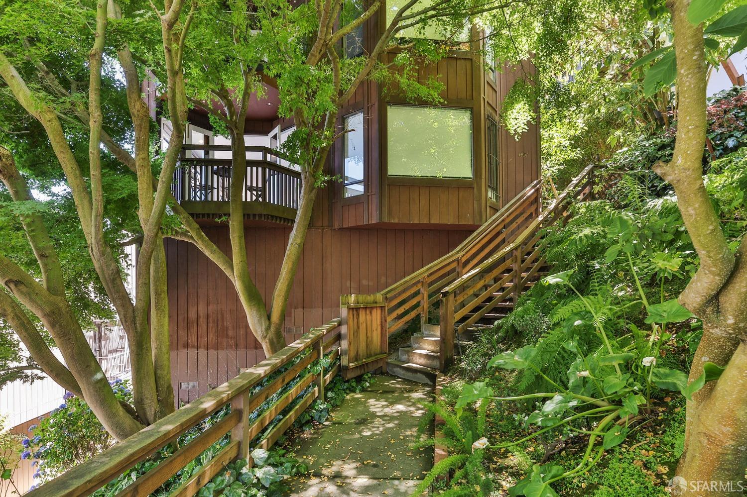 1451 Montgomery Street # 4