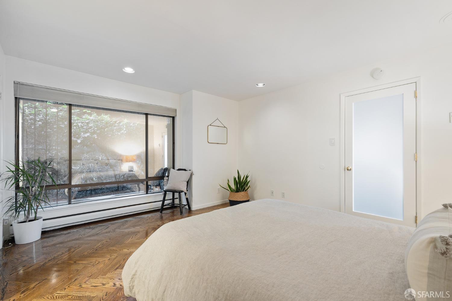 1451 Montgomery Street # 4