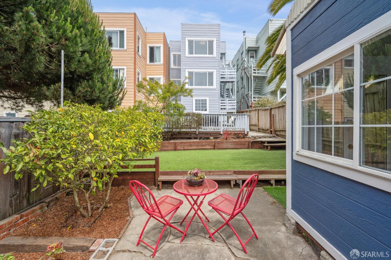 1371-1373 16th Avenue