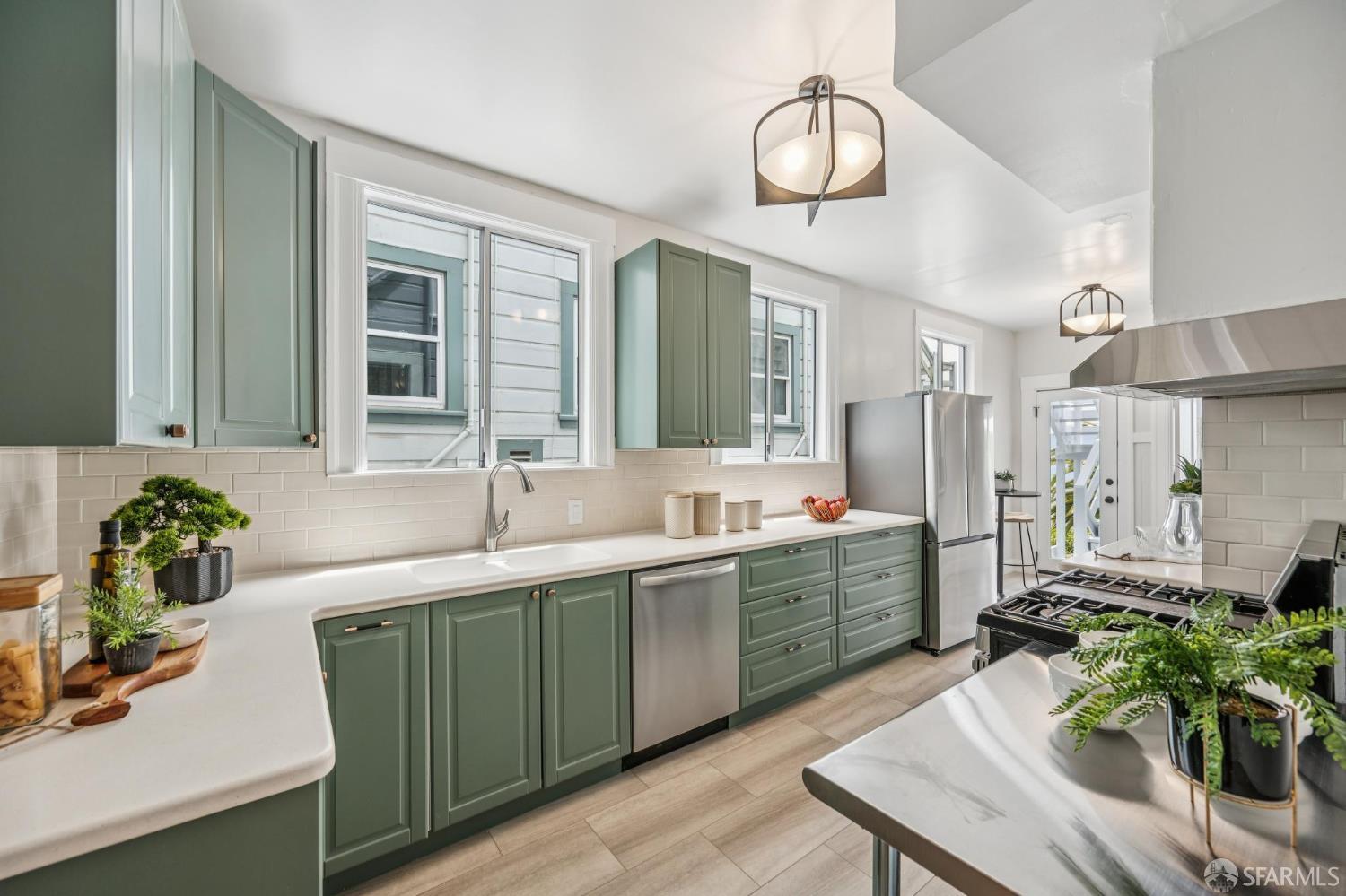 1371-1373 16th Avenue