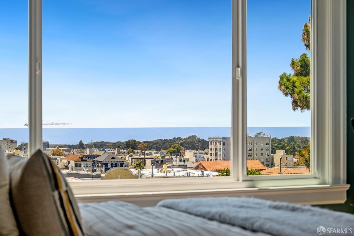 1371-1373 16th Avenue