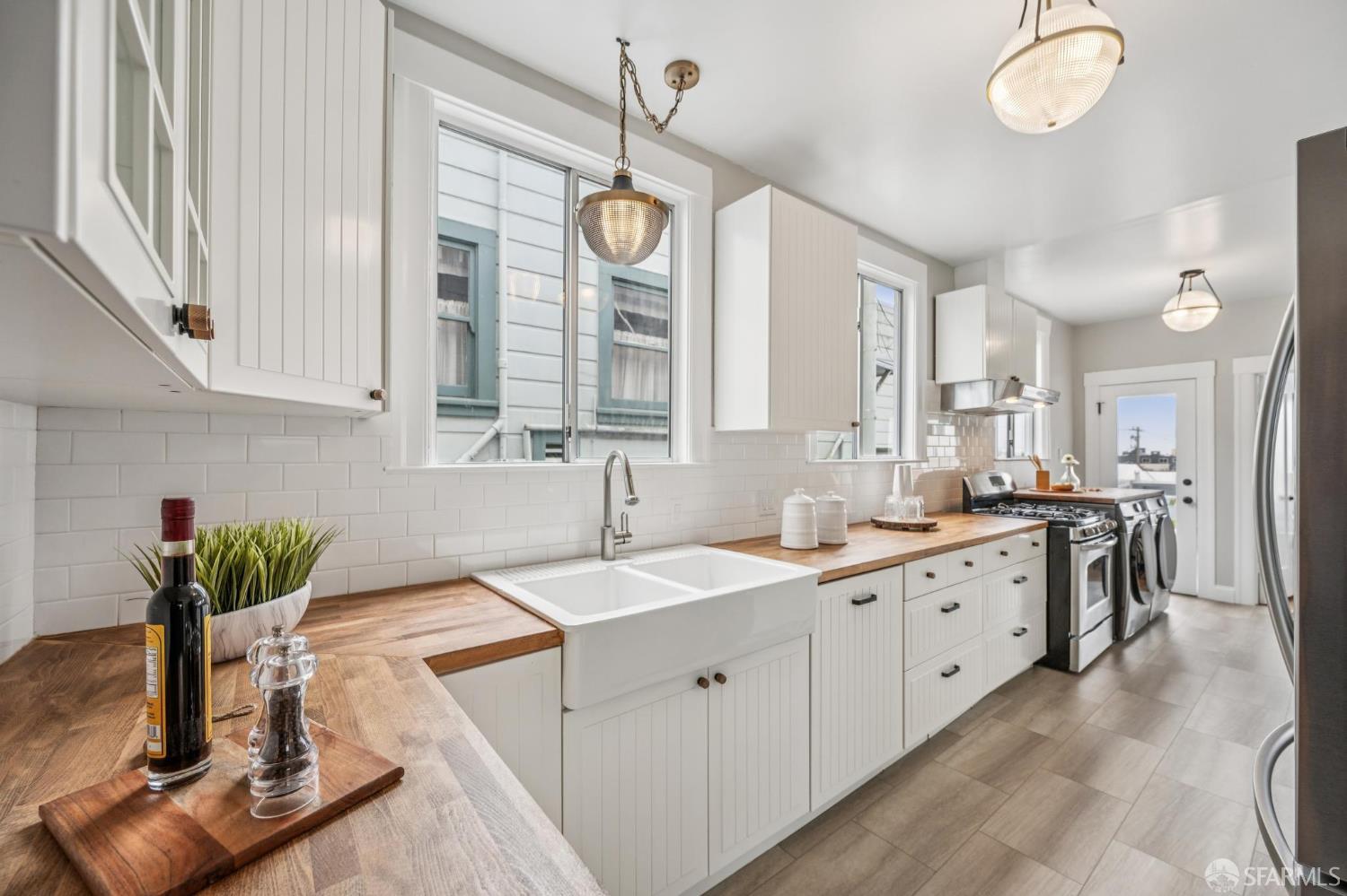 1371-1373 16th Avenue