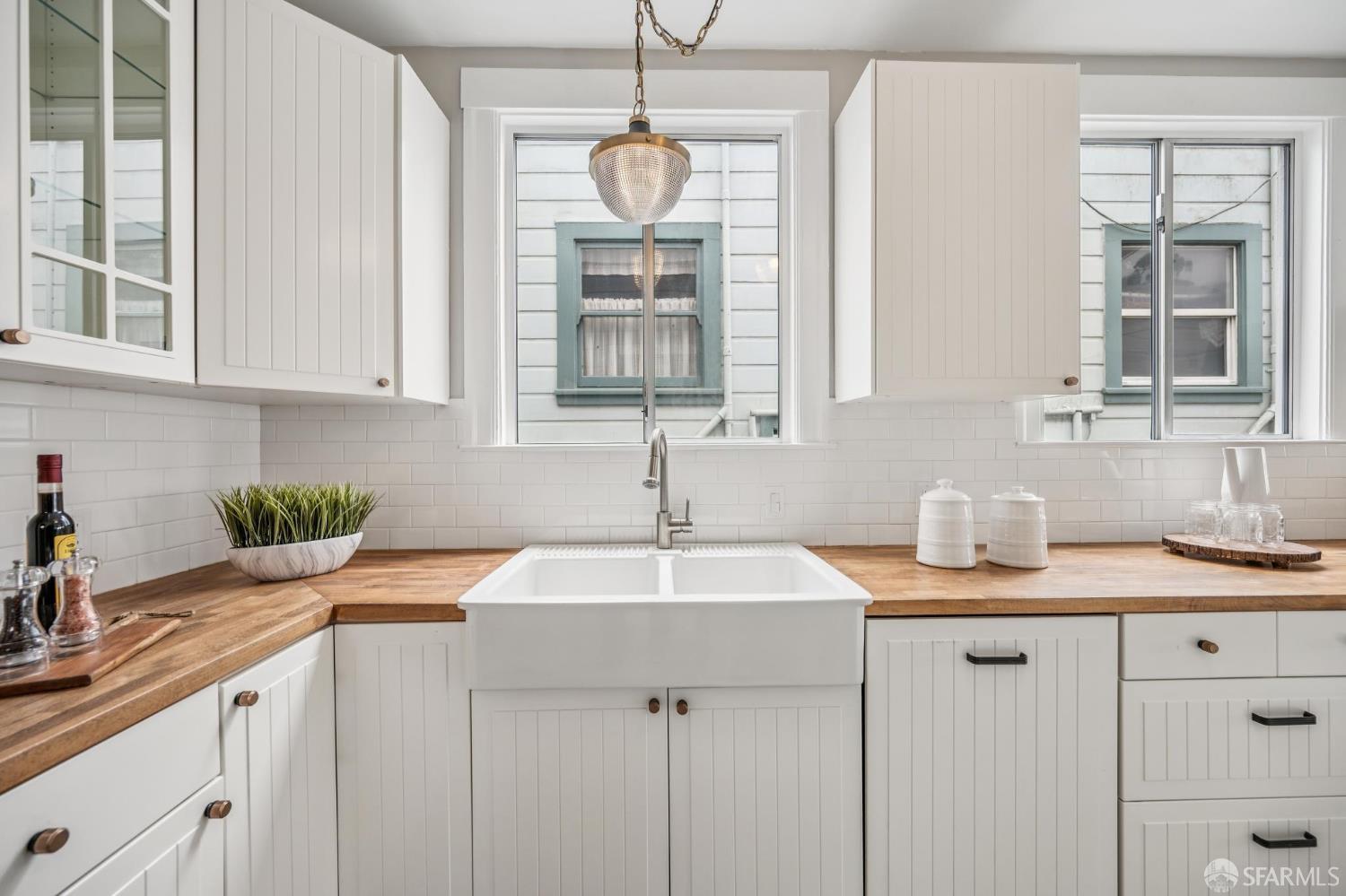 1371-1373 16th Avenue