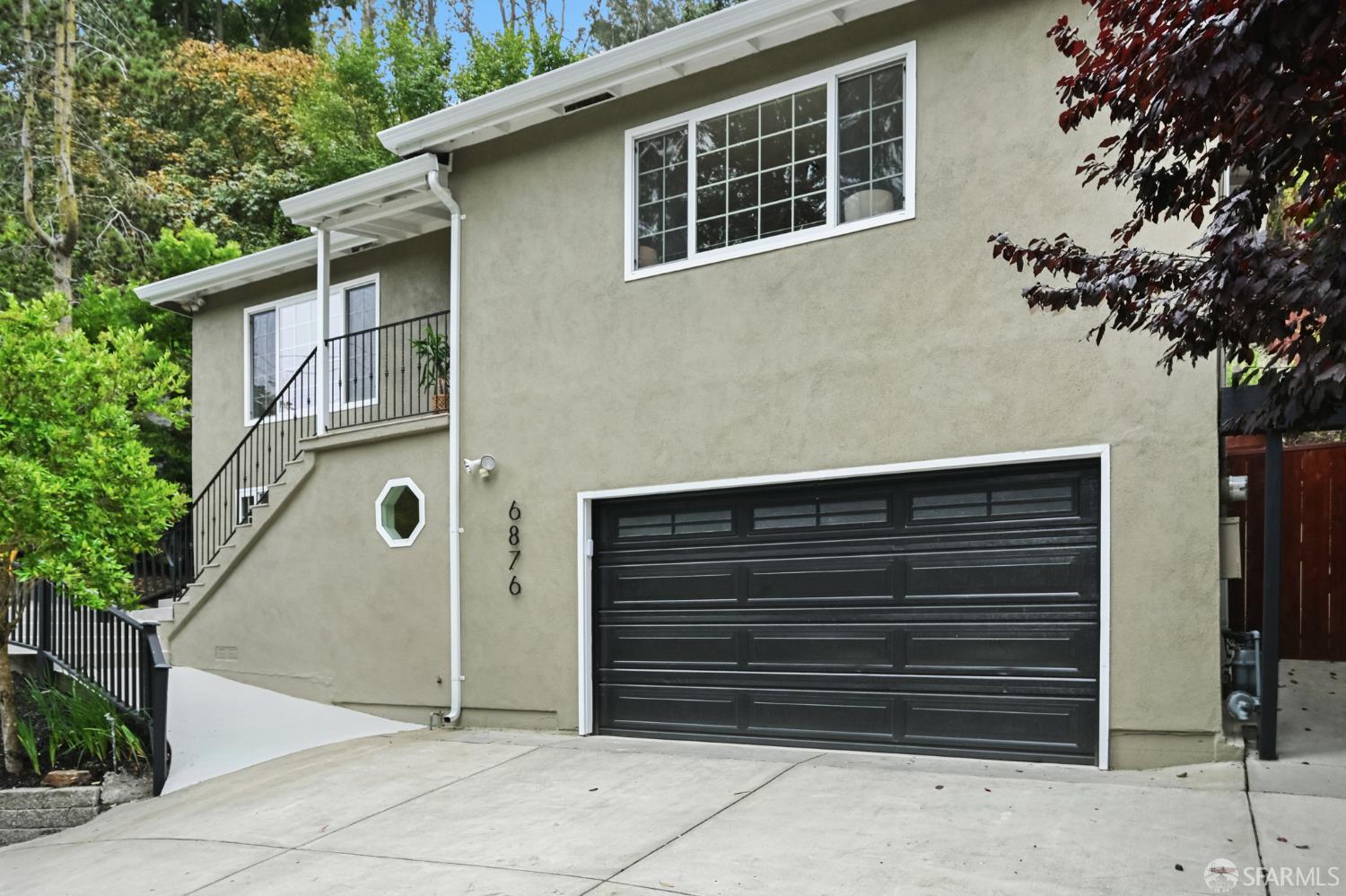 6876 Pinehaven Road