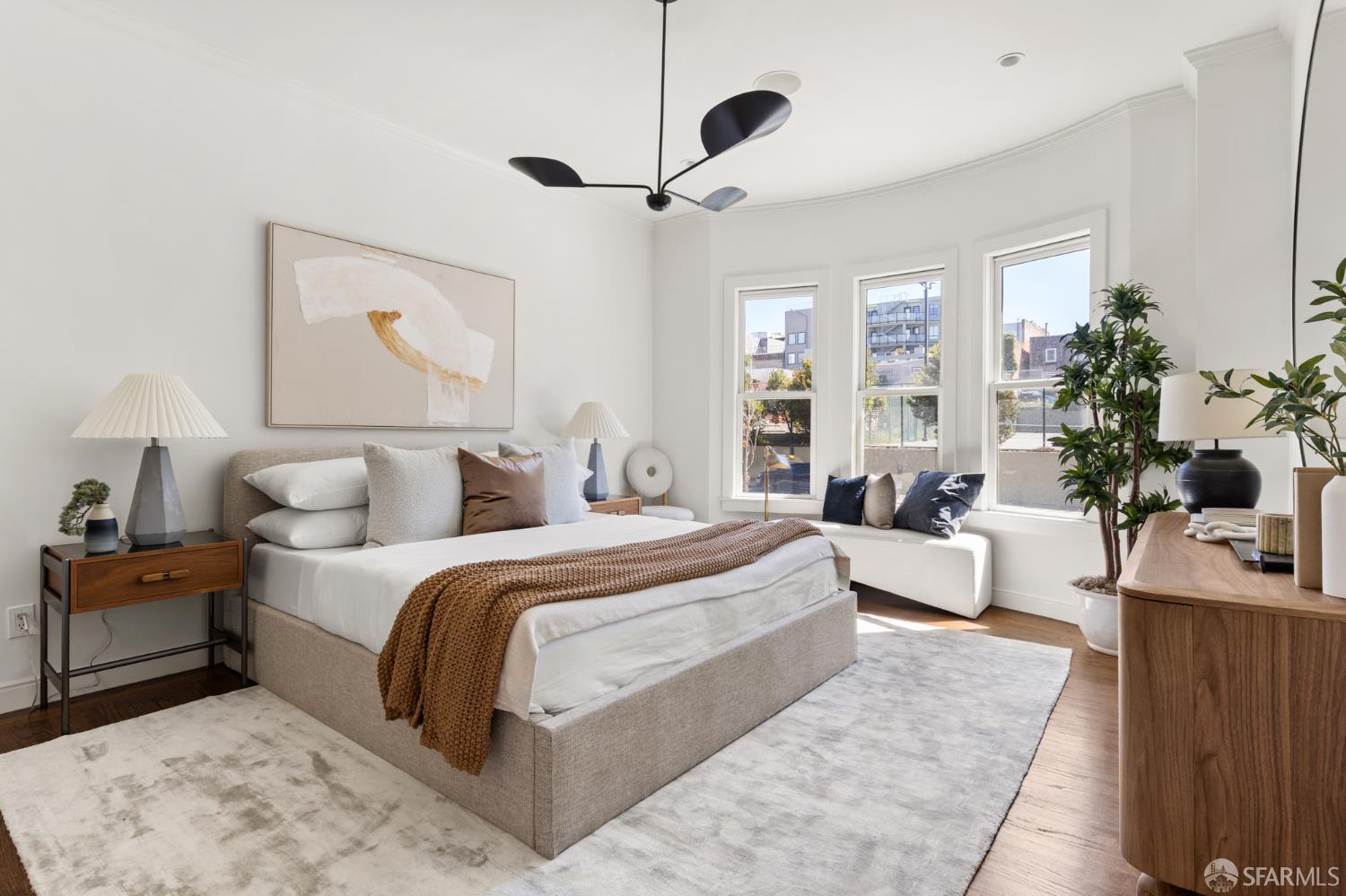 1462 Broadway