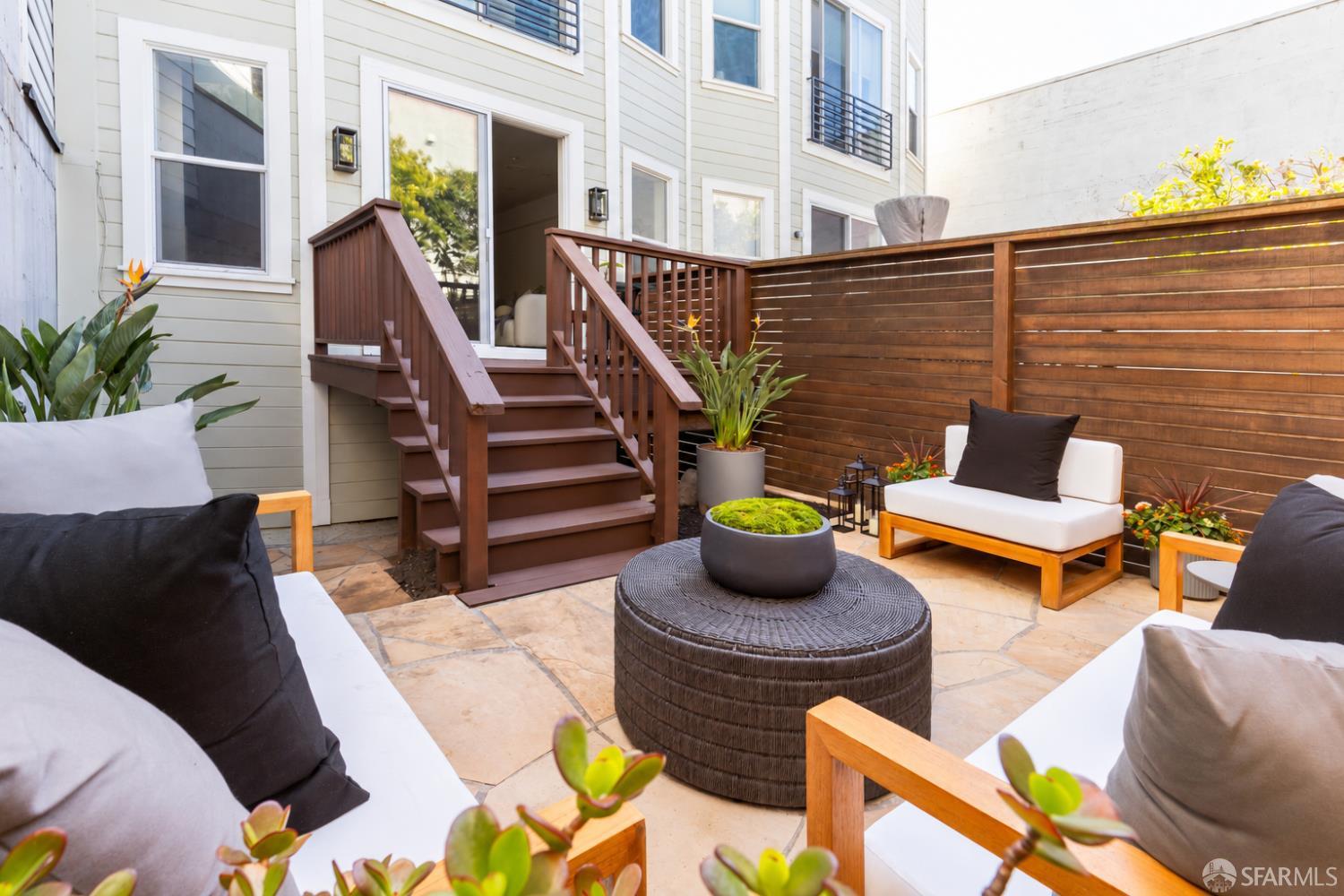 1462 Broadway