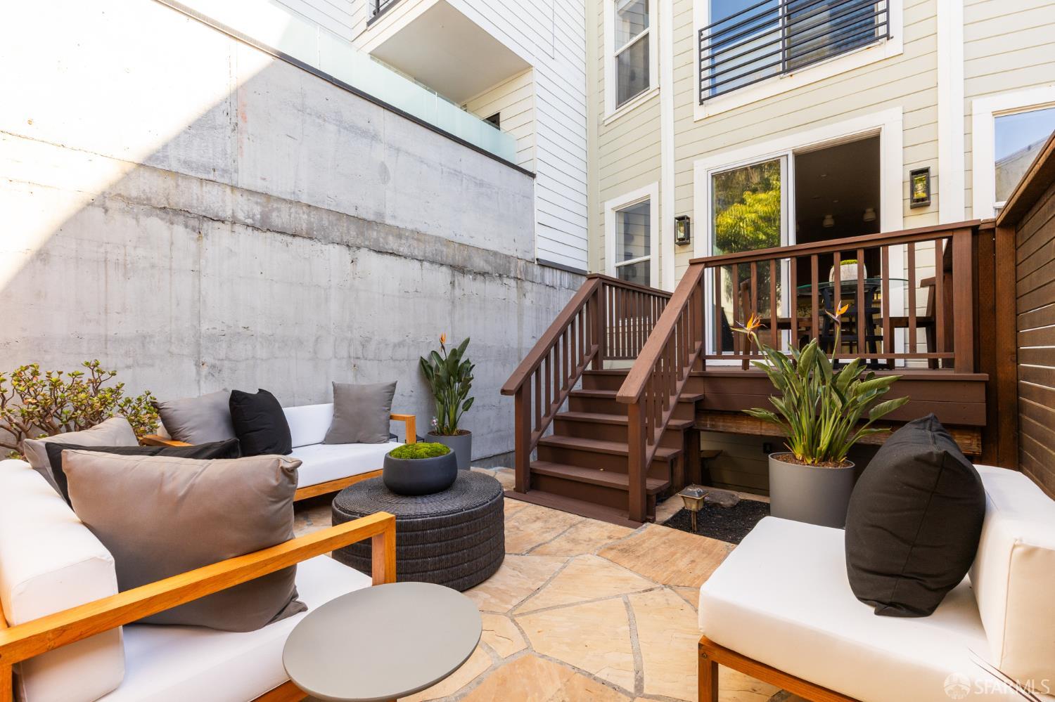 1462 Broadway