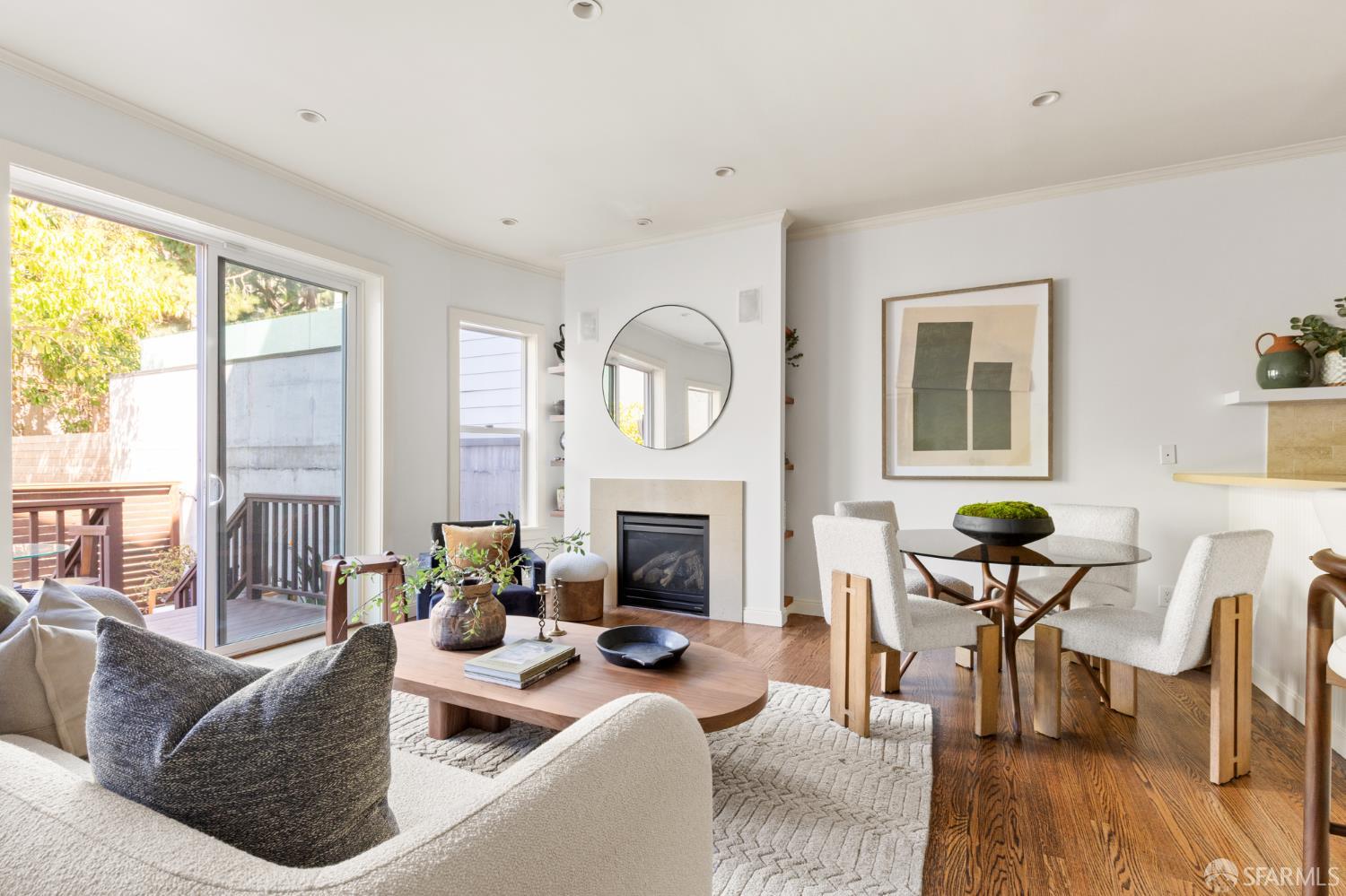 1462 Broadway