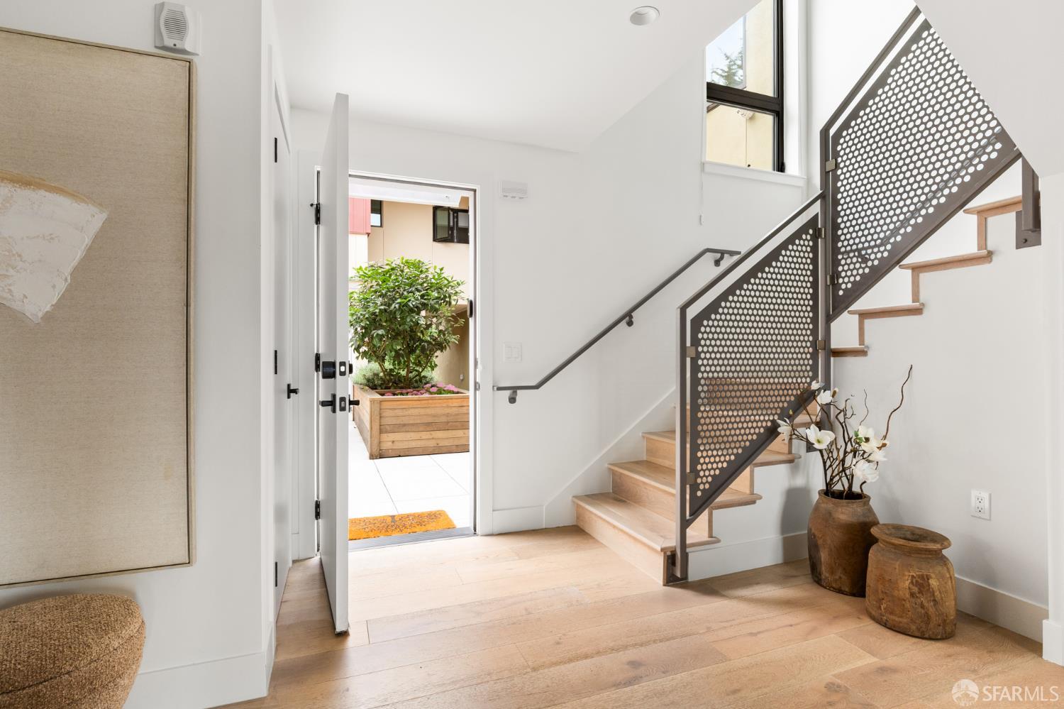 2747 San Pablo Avenue # 204