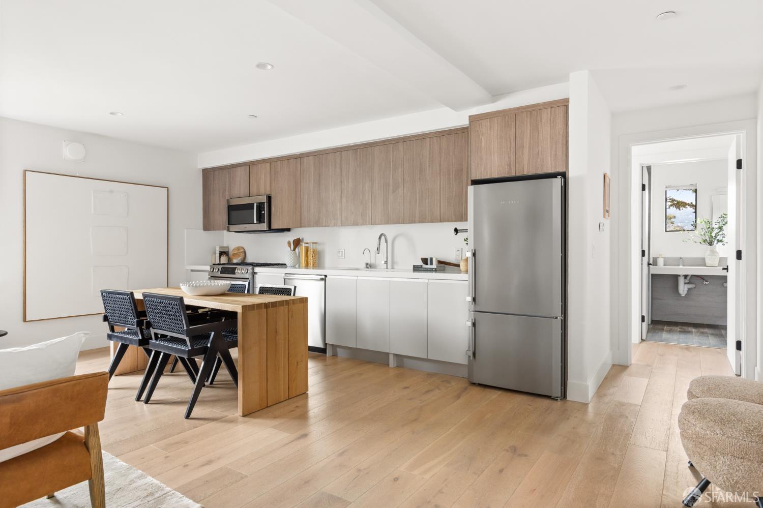 2747 San Pablo Avenue # 204