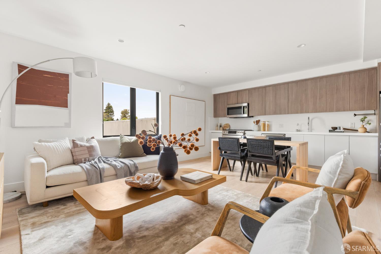 2747 San Pablo Avenue # 204