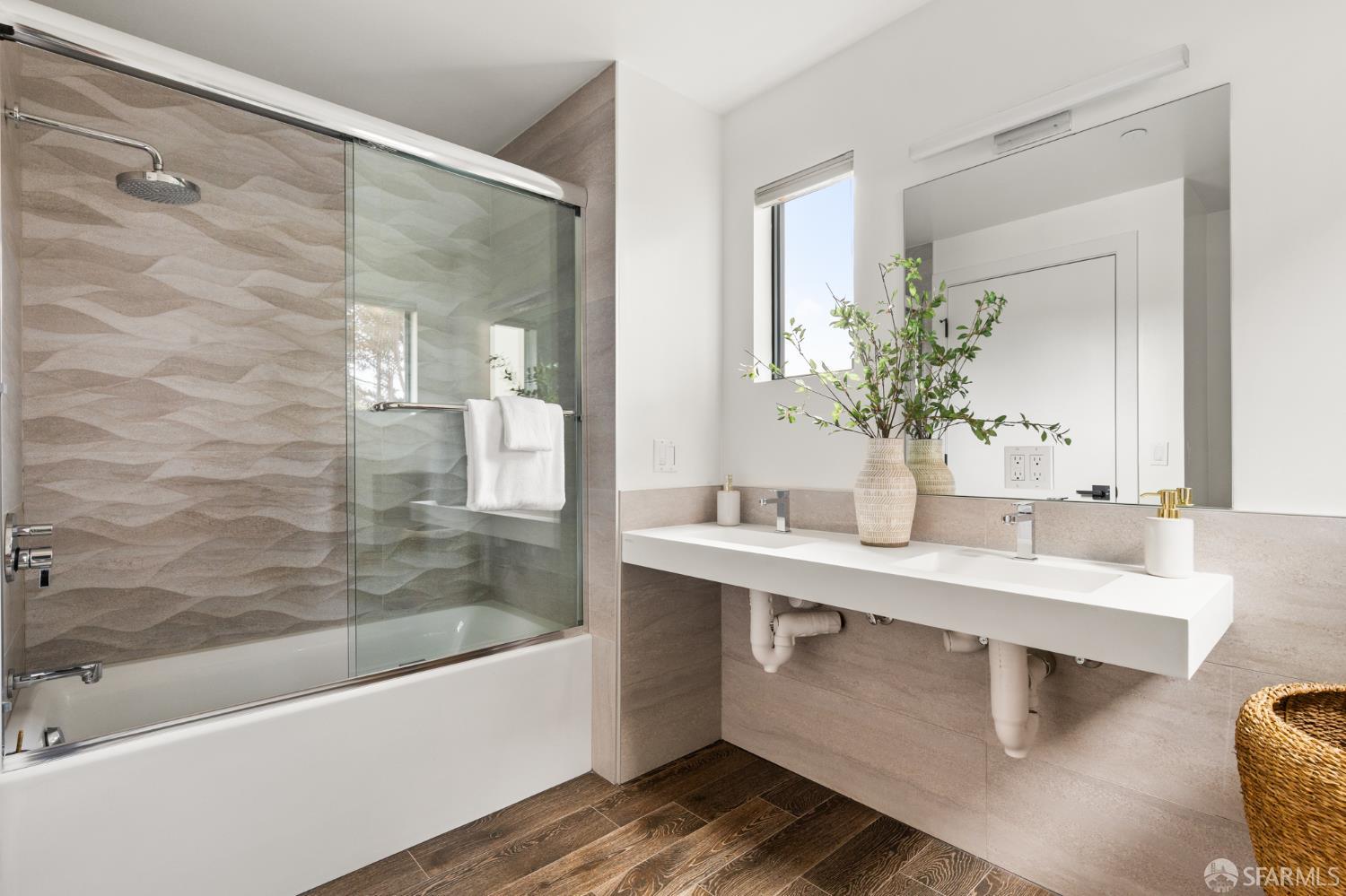 2747 San Pablo Avenue # 204