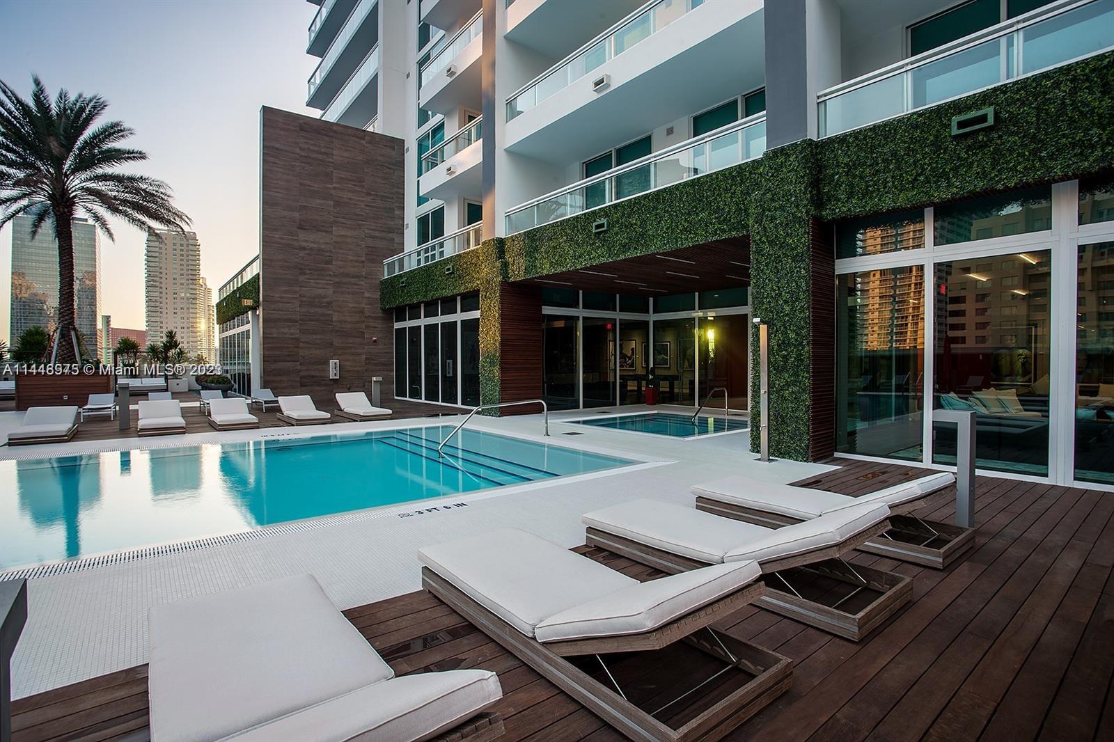 1080 Brickell Ave # 2601