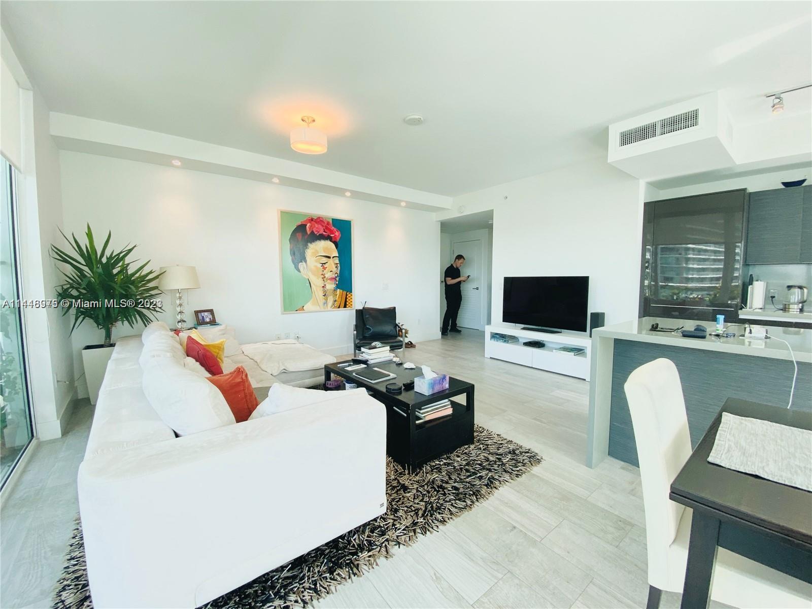1080 Brickell Ave # 2601