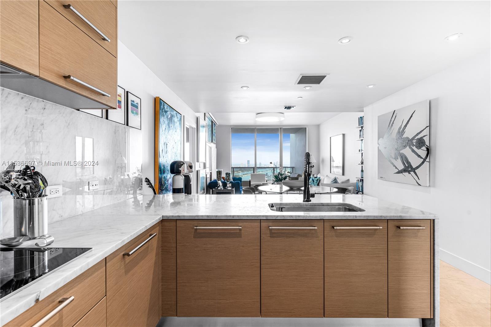900 Biscayne Blvd # 3809