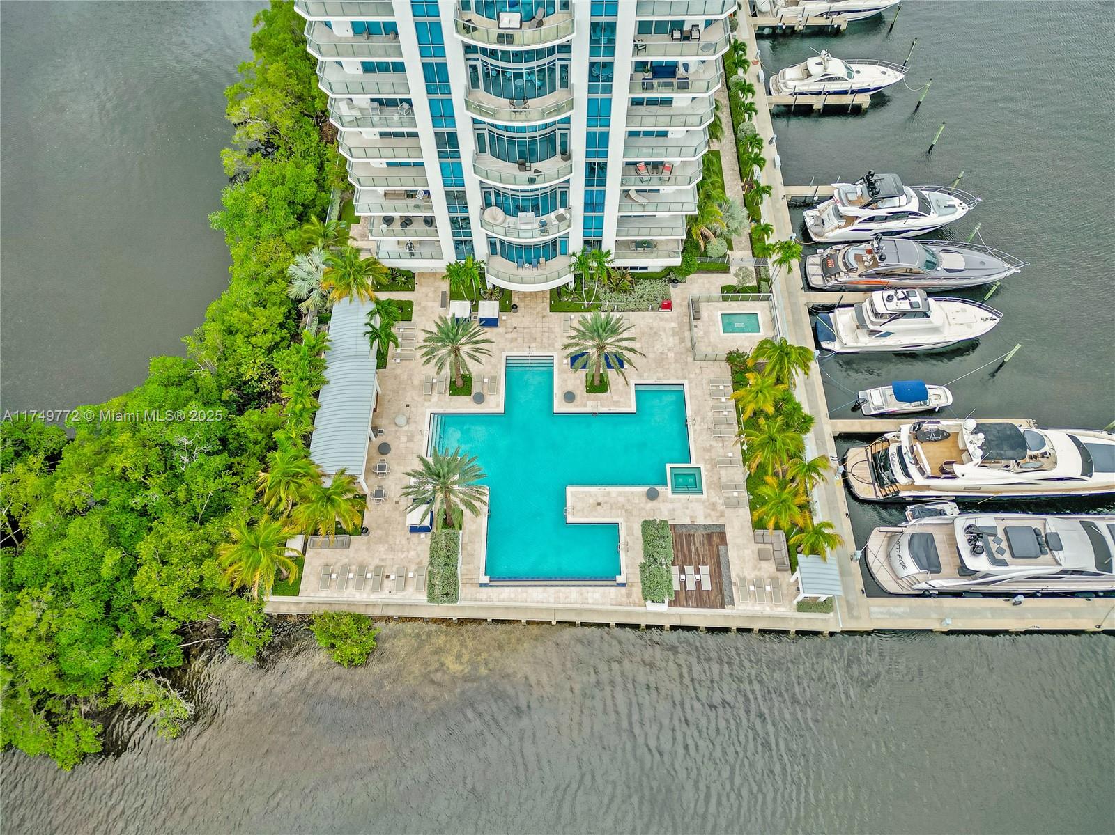 17111 Biscayne Blvd # 2001