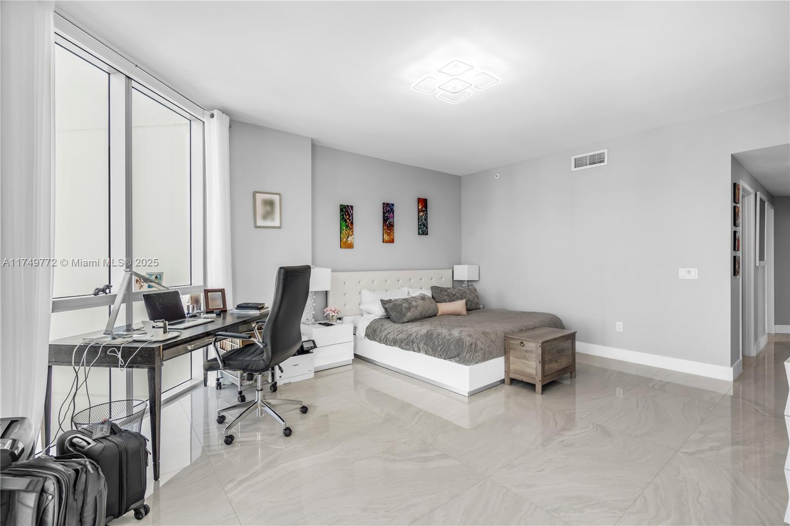 17111 Biscayne Blvd # 2001