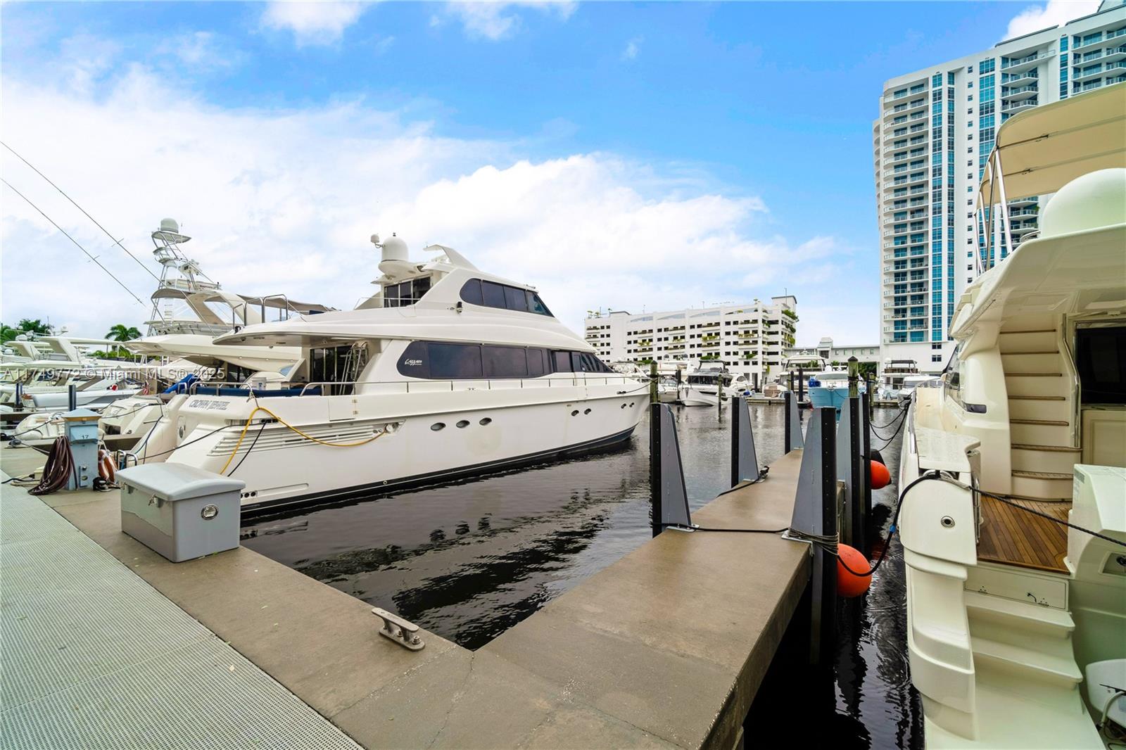 17111 Biscayne Blvd # 2001