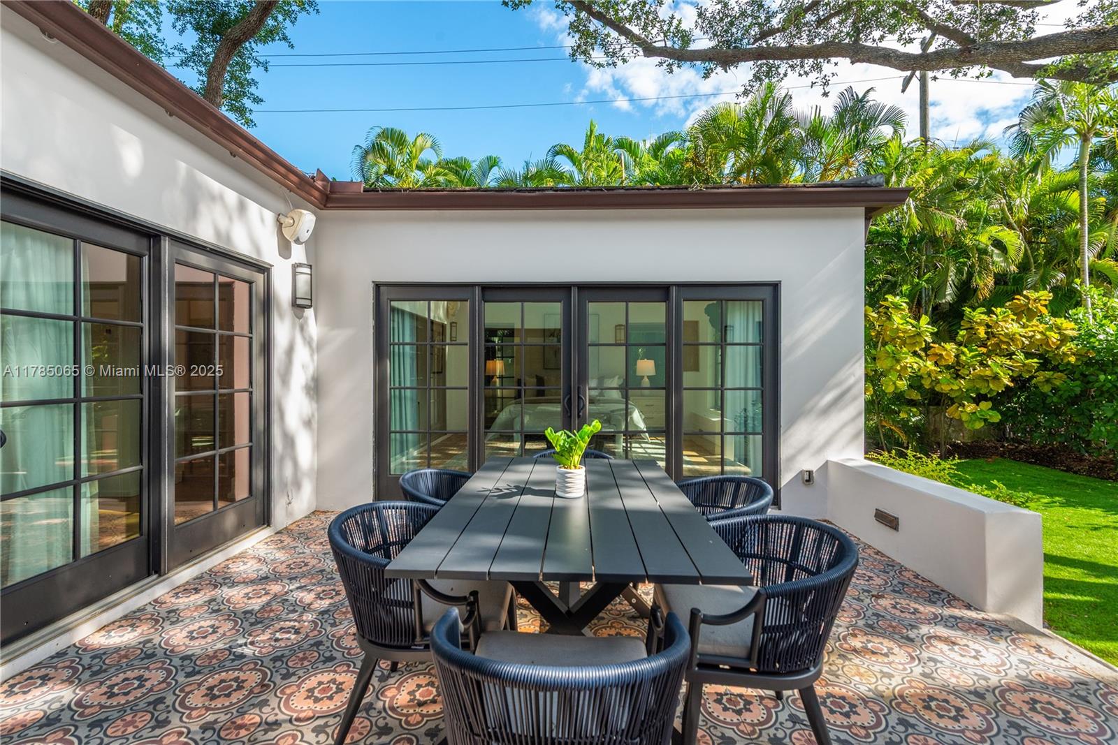 517 Cadagua Ave