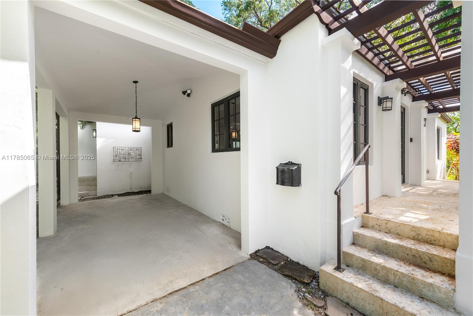 517 Cadagua Ave
