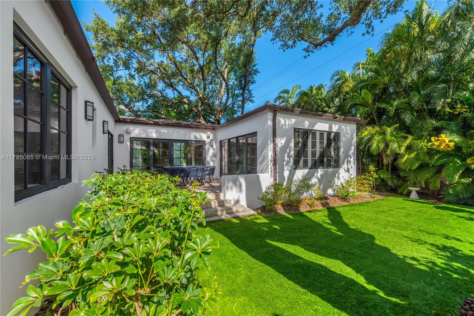 517 Cadagua Ave