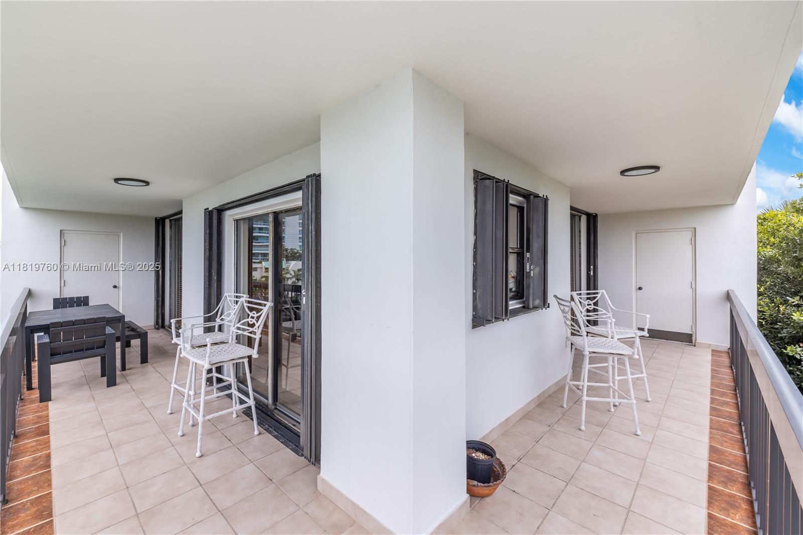 2333 Brickell Ave # 416