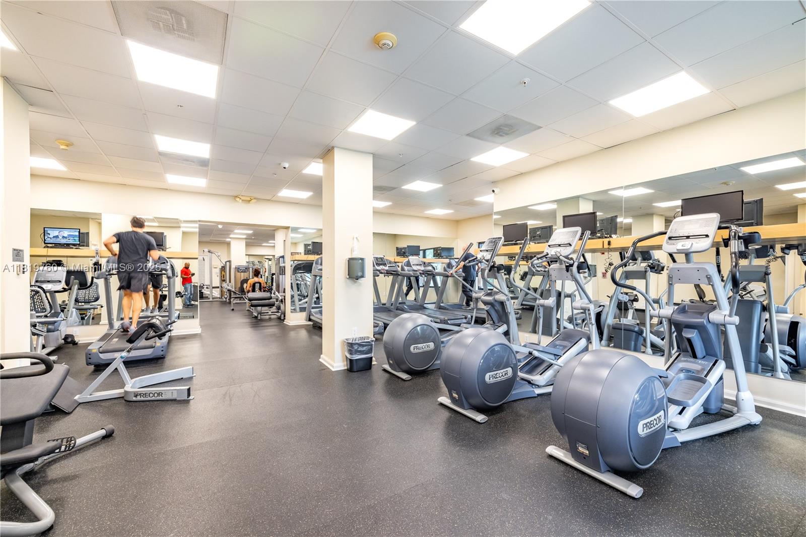 2333 Brickell Ave # 416