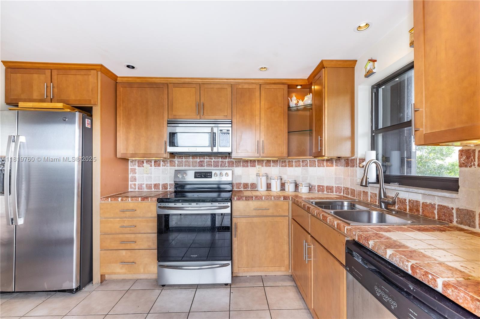 2333 Brickell Ave # 416