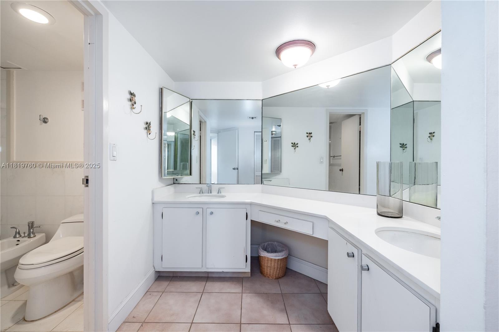 2333 Brickell Ave # 416