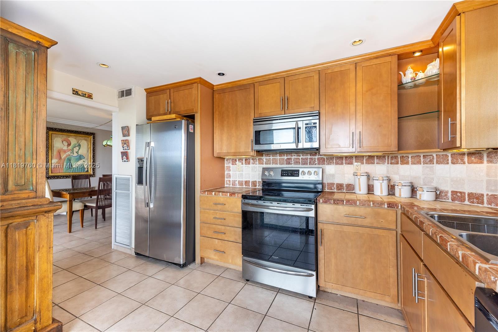 2333 Brickell Ave # 416