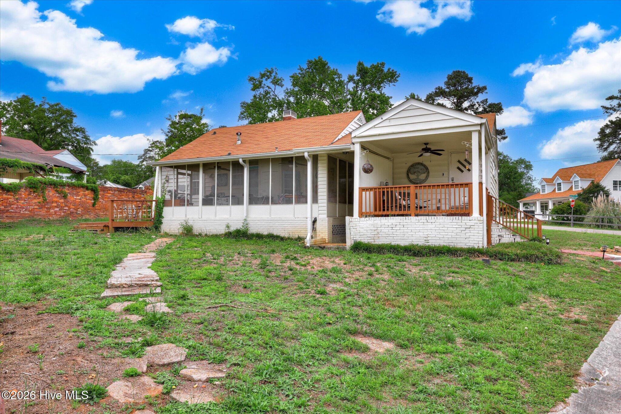 1002 Eustis Drive