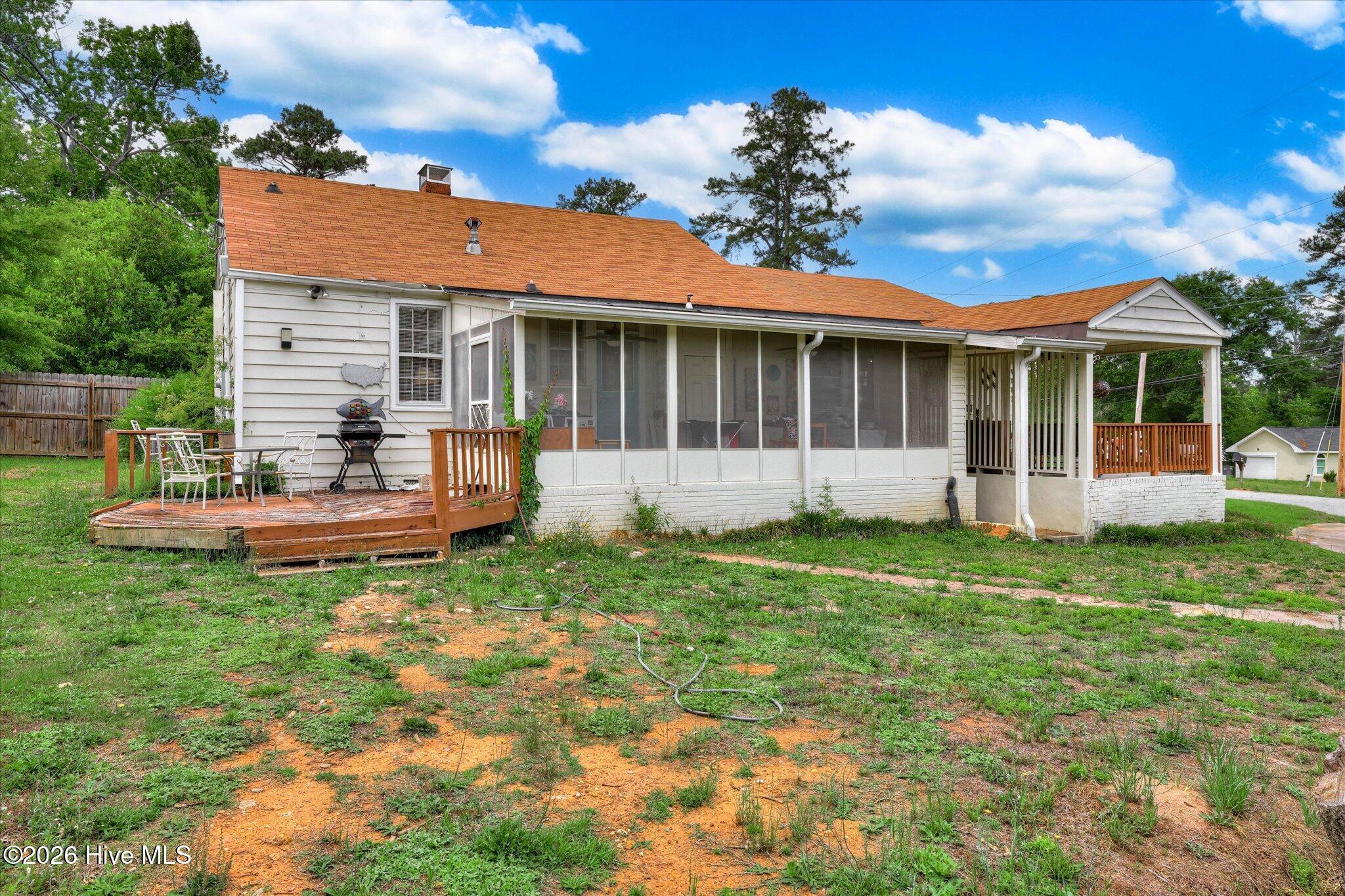1002 Eustis Drive
