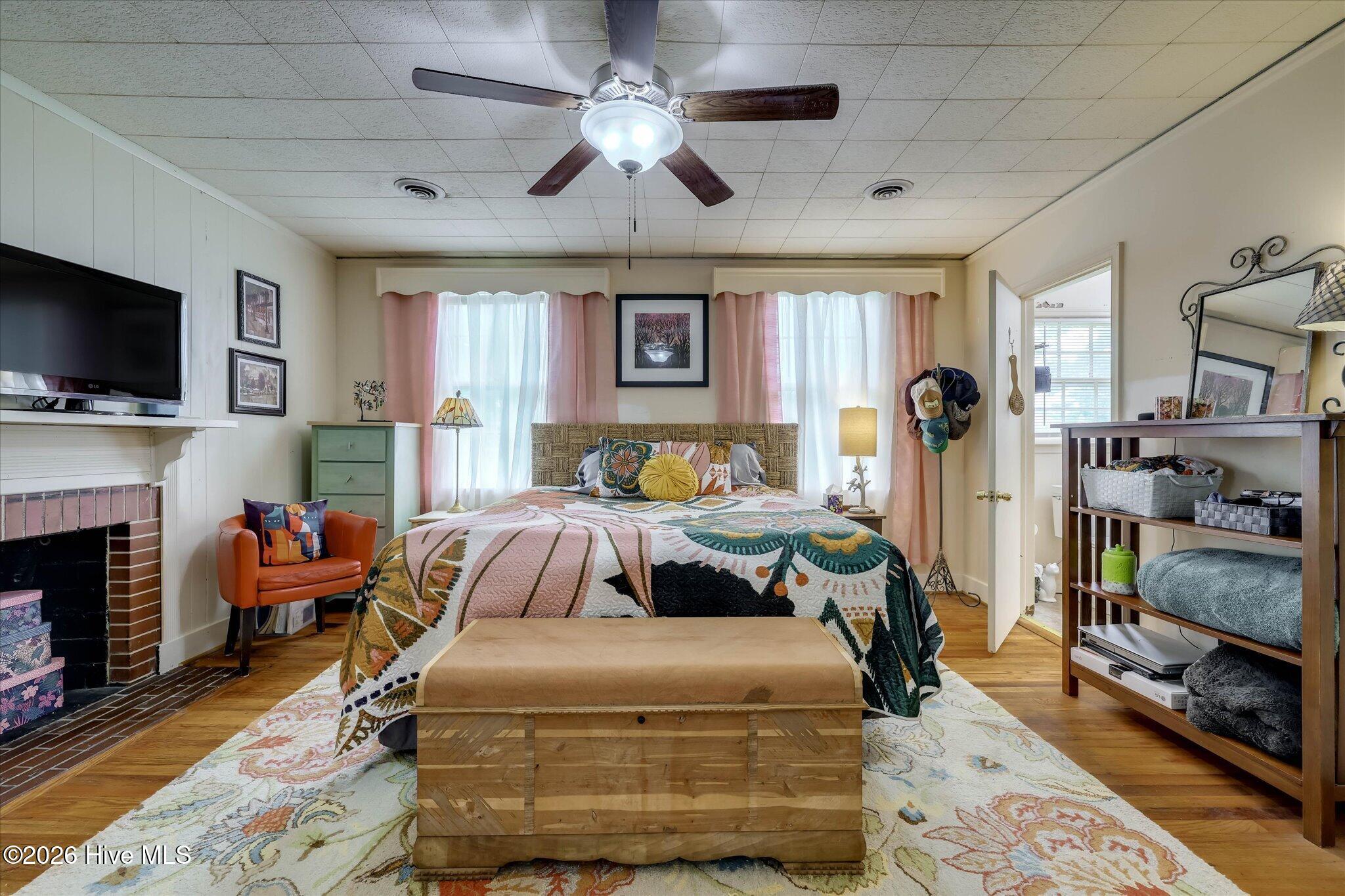 1002 Eustis Drive