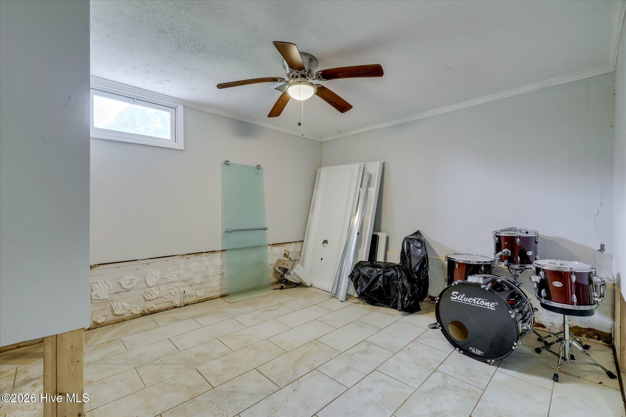 1002 Eustis Drive