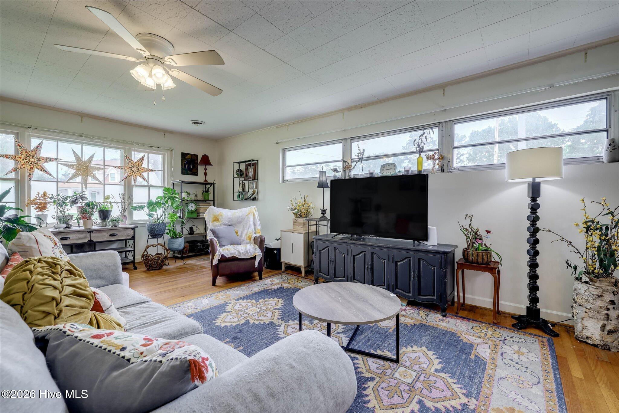 1002 Eustis Drive