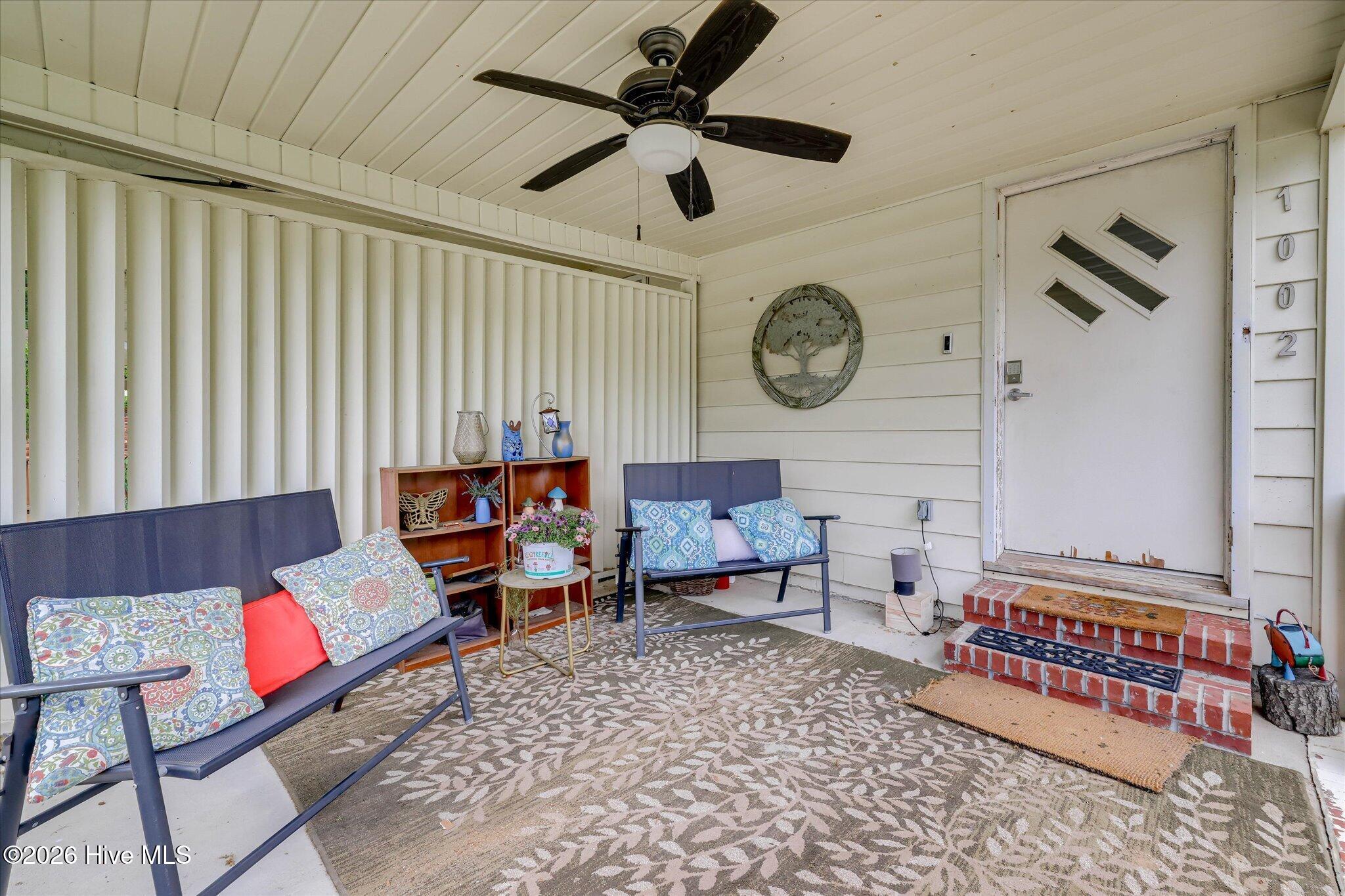 1002 Eustis Drive