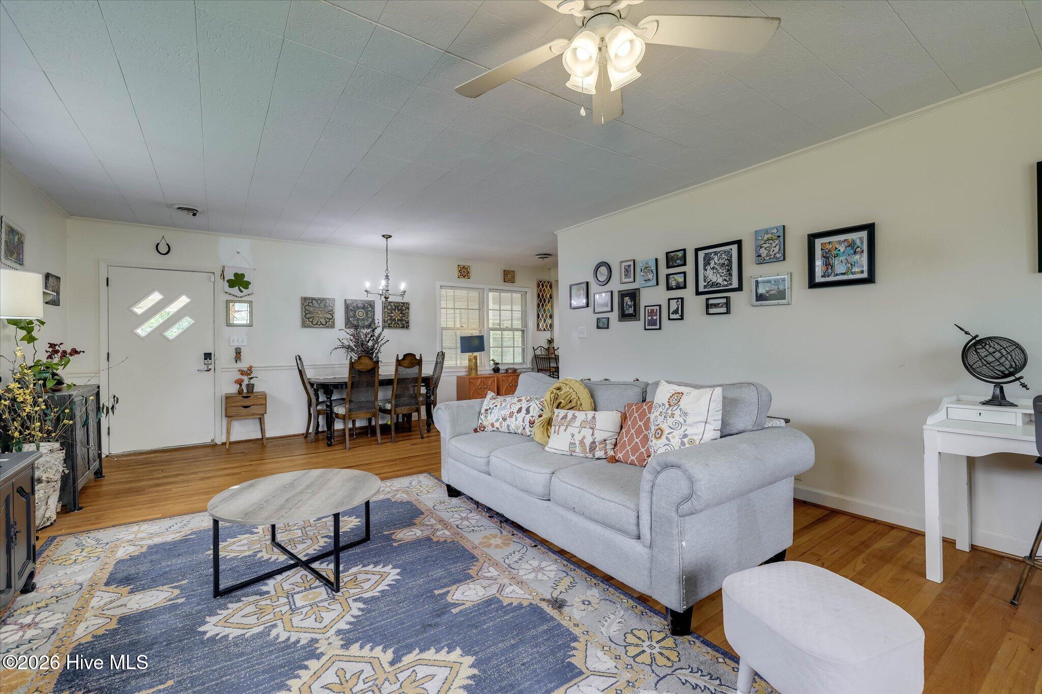 1002 Eustis Drive
