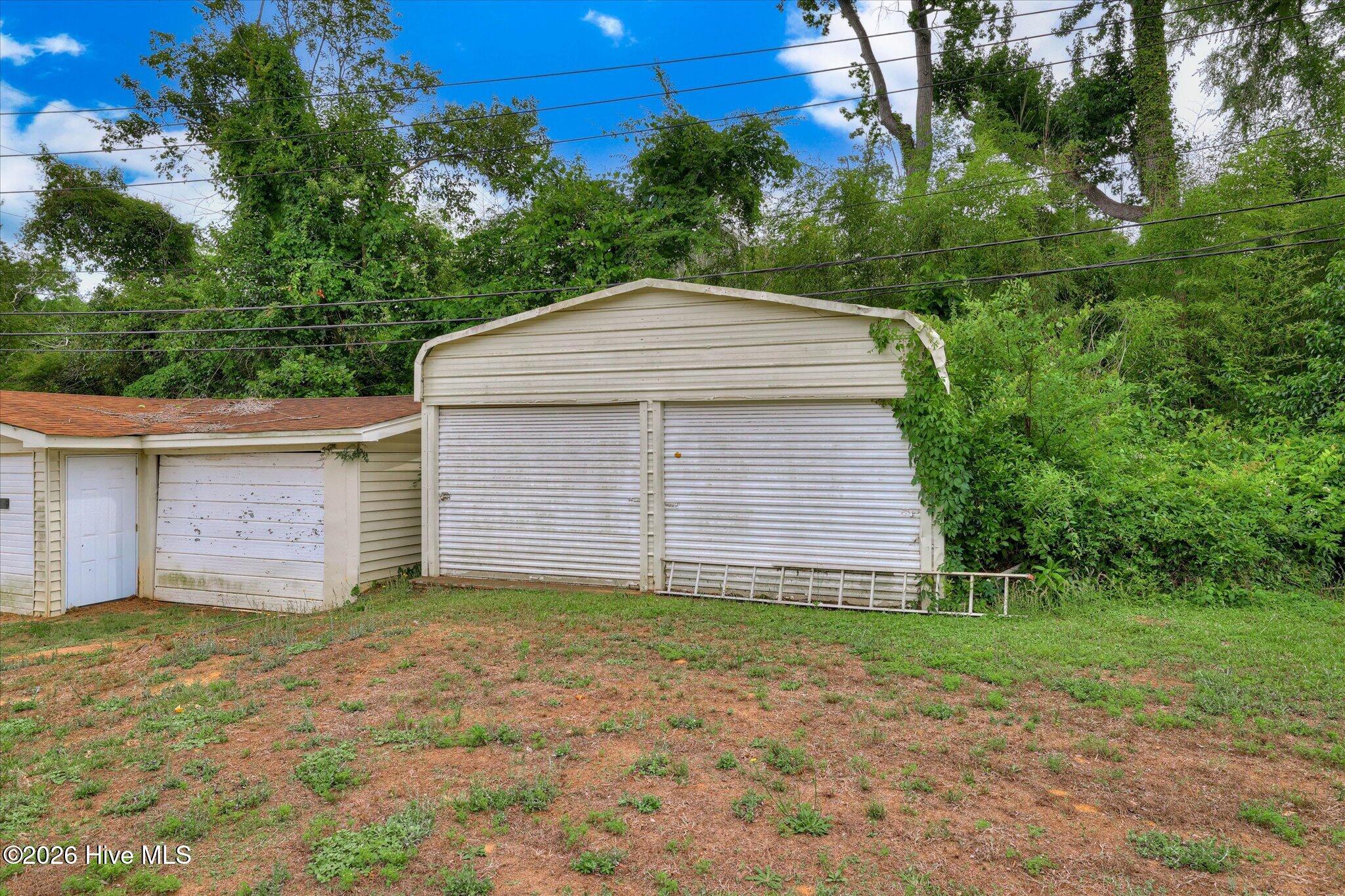 1002 Eustis Drive