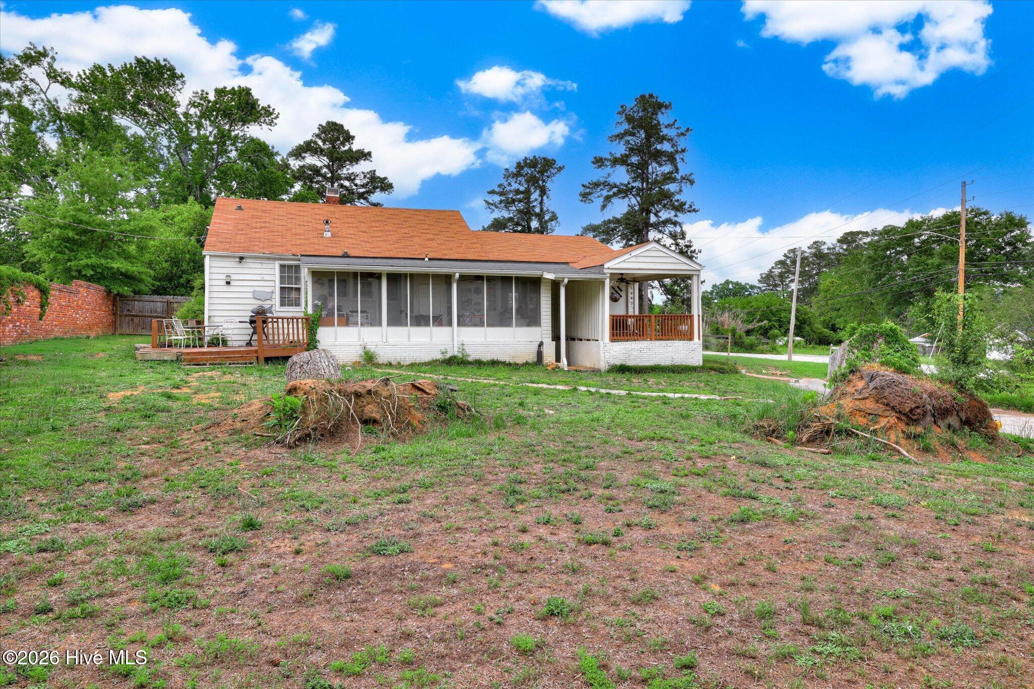 1002 Eustis Drive