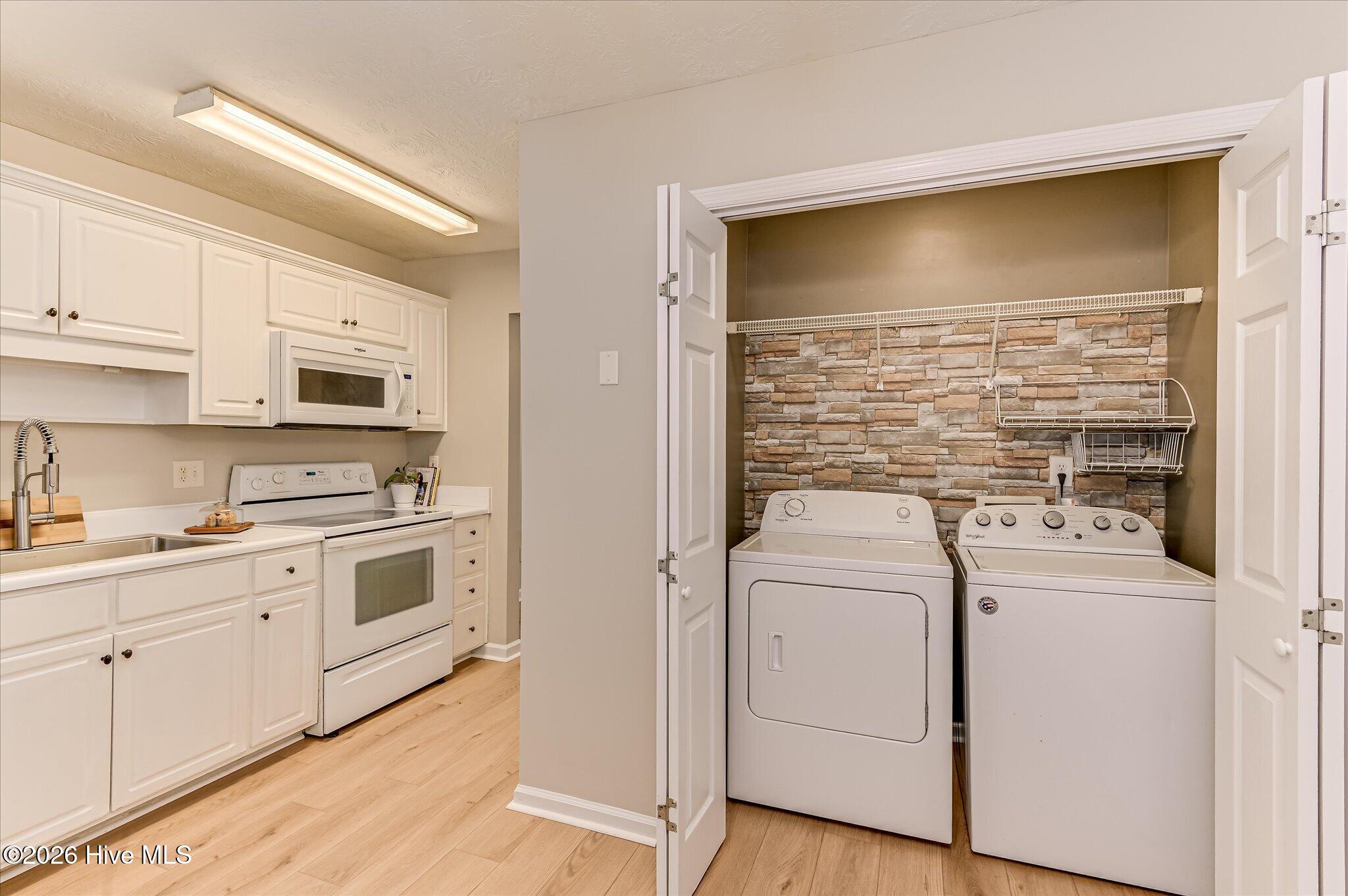 403 Laurel Place