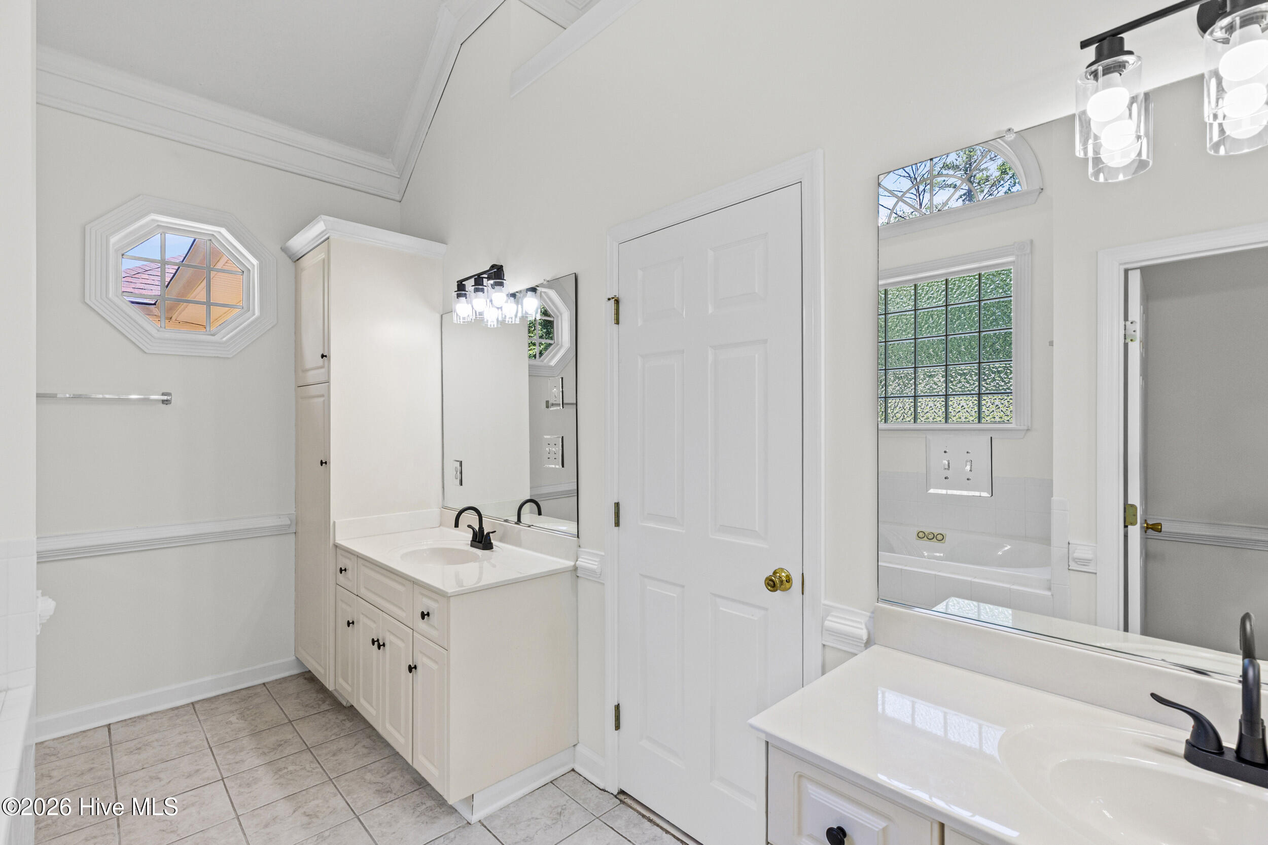 976 Windmill Parkway