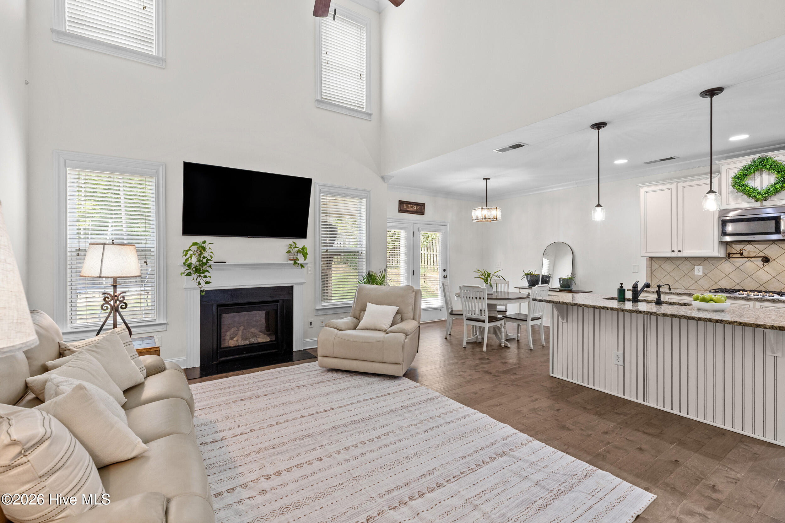 5613 Sunbury Loop