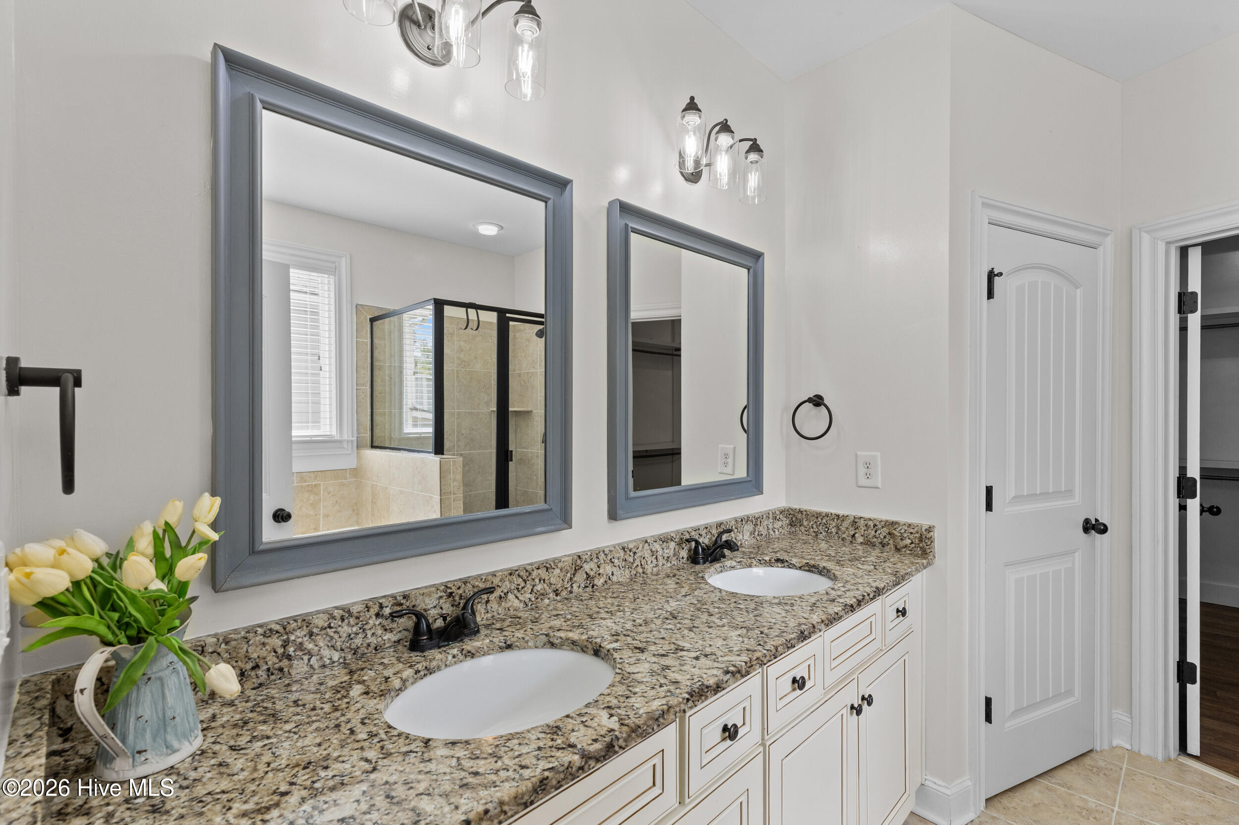 5613 Sunbury Loop