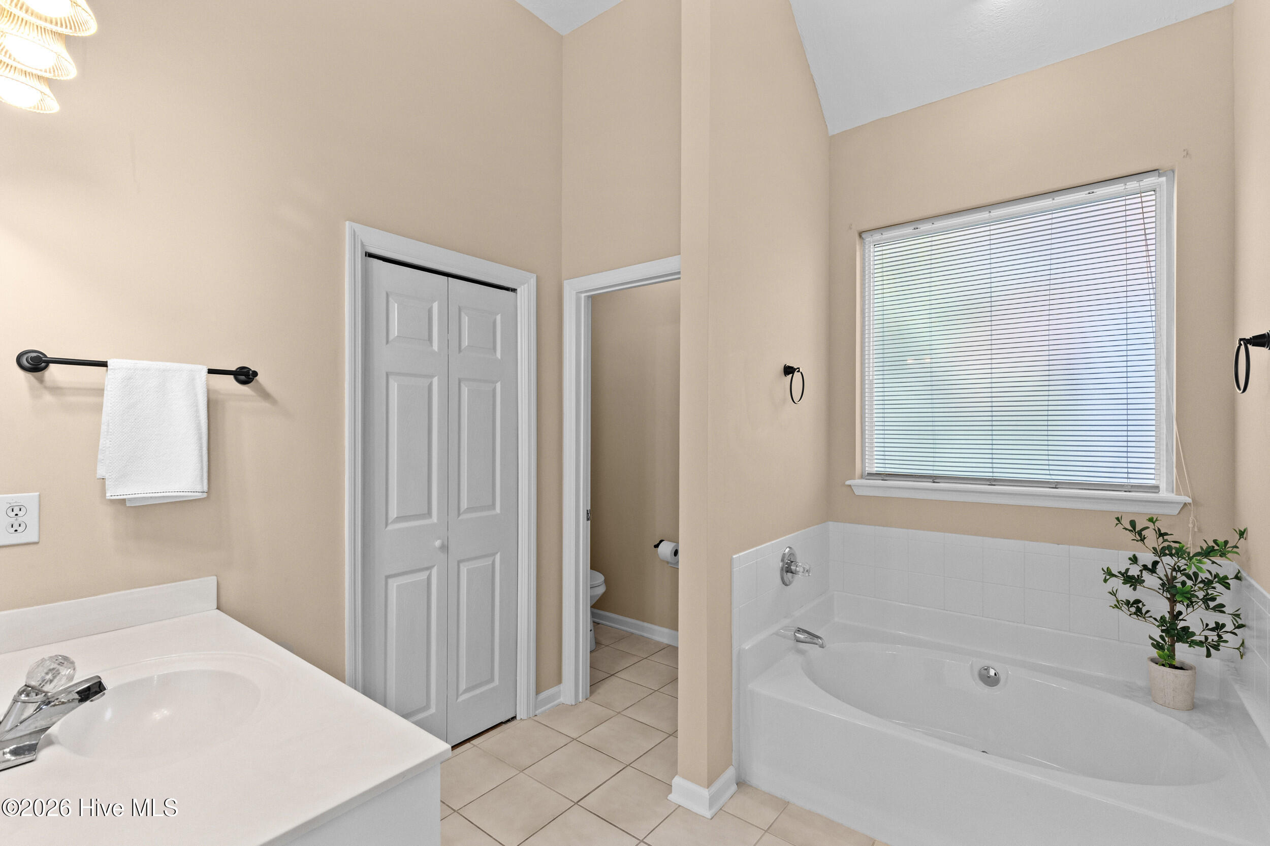 352 Heath Way